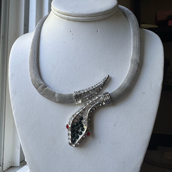 SILVER HEART PAPERCLIPS FASHION NECKLACE - Picture 3 of 11